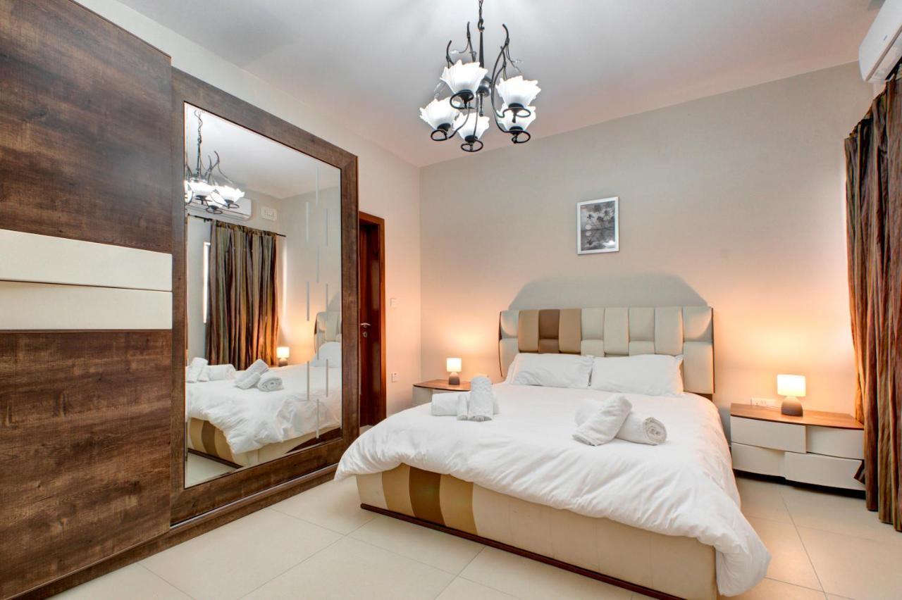 Modern Seaside 2 Bedroom Penthouse With Sea Views 圣保罗湾城 外观 照片