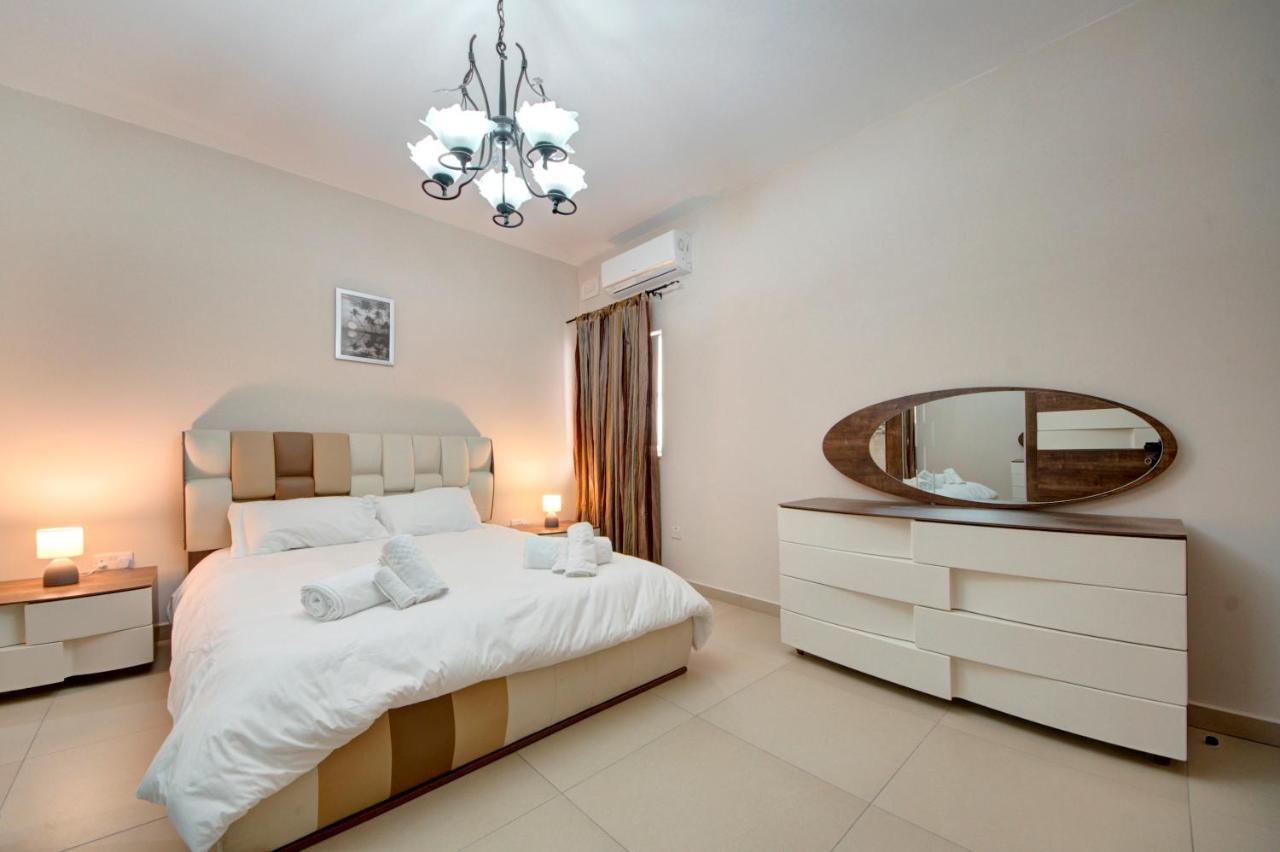 Modern Seaside 2 Bedroom Penthouse With Sea Views 圣保罗湾城 外观 照片